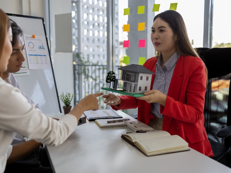 Buying And Selling Real Estates